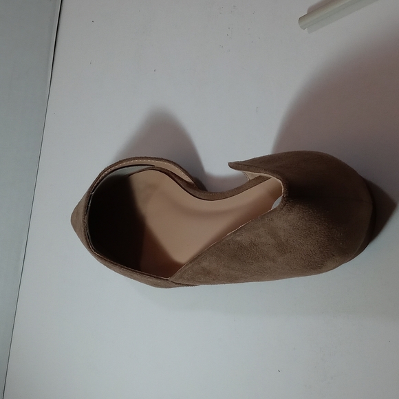 Shoes - Picture 3 of 6